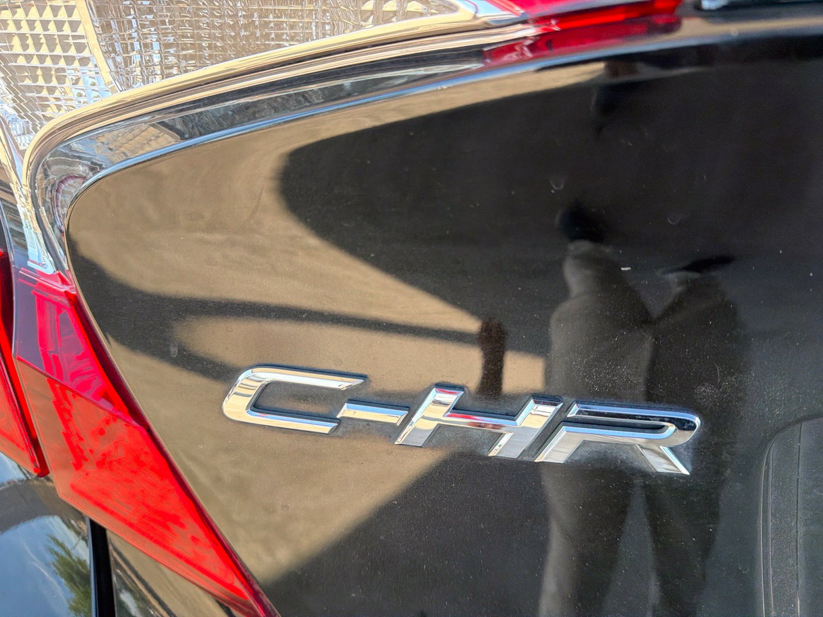 Used 2021 Toyota C-HR XLE FWD image 13