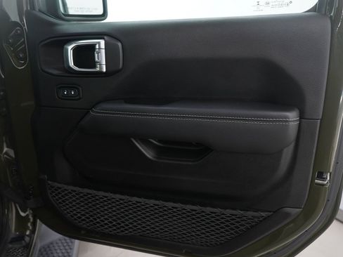 Used 2022 Jeep Wrangler Unlimited Sahara w/ Cold Weather Group image 9