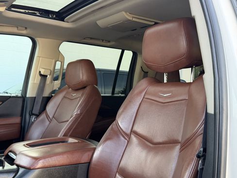 Used 2015 Cadillac Escalade ESV Premium AWD/4WD image 17