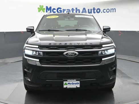 Used 2024 Ford Expedition Limited AWD/4WD image 4