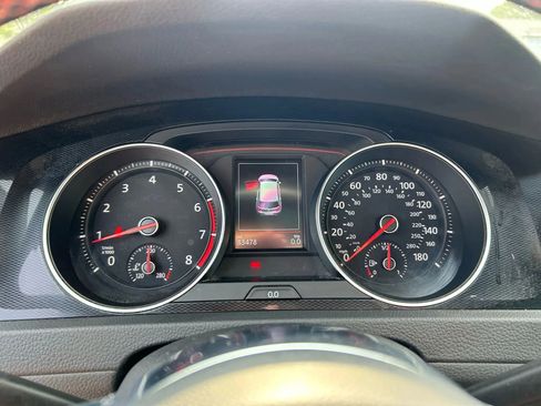 Used 2017 Volkswagen GTI SE image 17