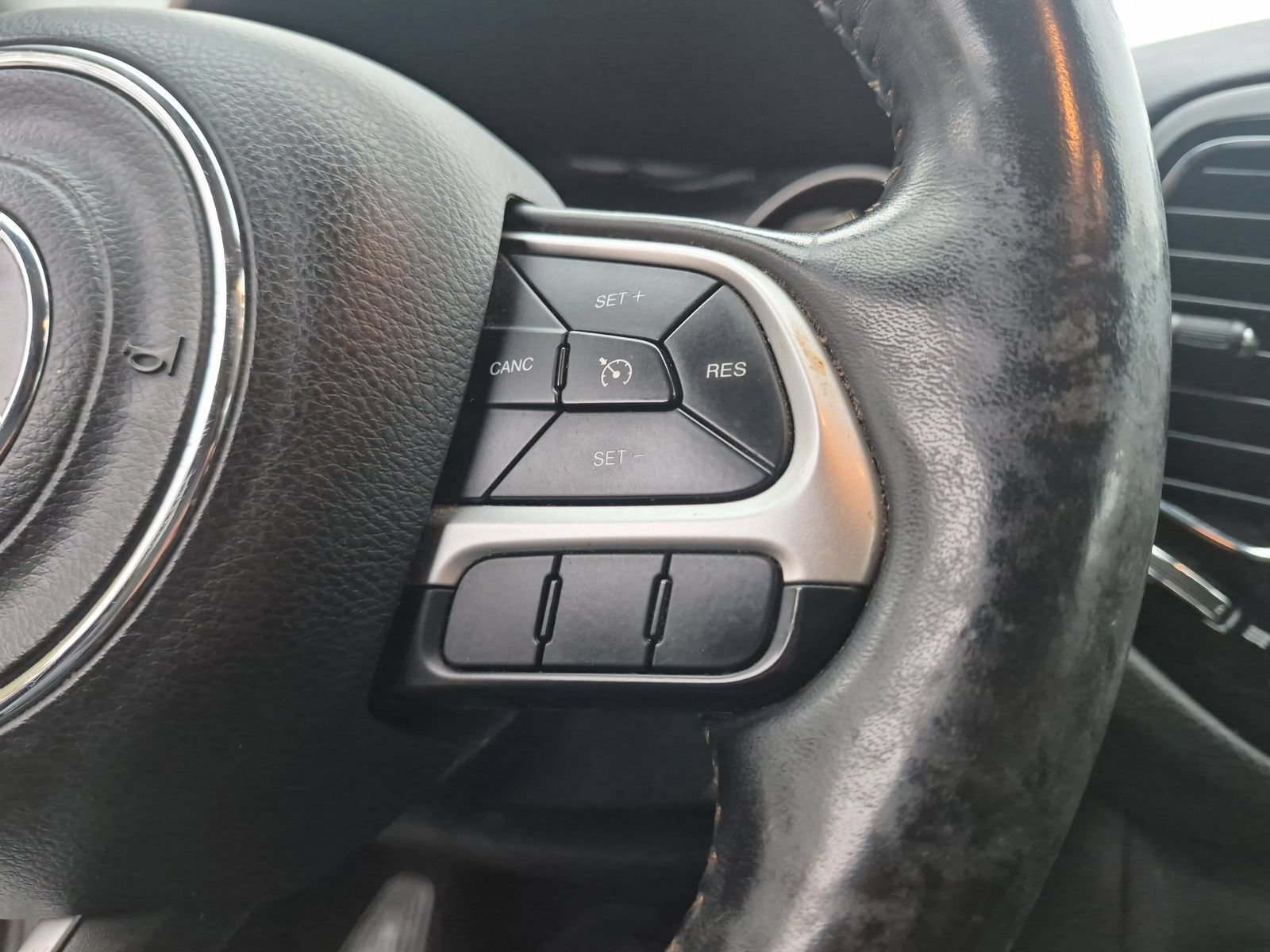 Used 2018 Jeep Compass Limited w/ Navigation Group AWD/4WD image 23