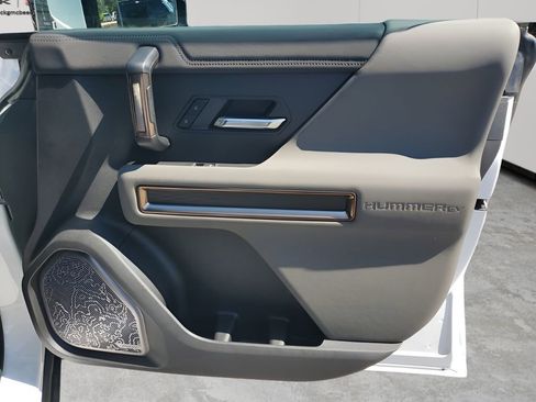 New 2025 GMC Hummer EV 2X image 13