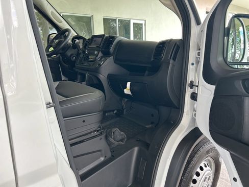 Used 2025 RAM ProMaster 2500 w/ Convenience Group FWD image 24