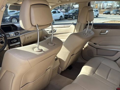 Used 2014 Mercedes-Benz E 350 4MATIC Sedan image 16