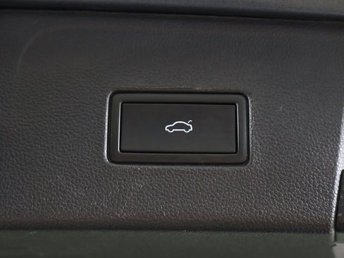 Used 2021 Volkswagen Atlas SE image 54