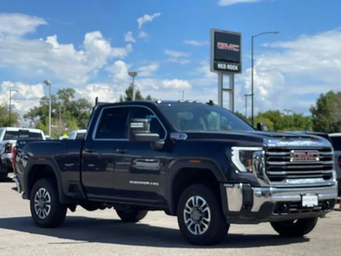 Used 2024 GMC Sierra 2500 SLE w/ SLE Value Package; AWD/4WD image 2