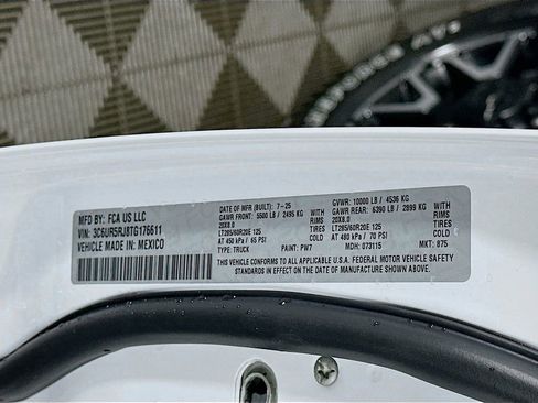 New 2026 RAM 2500 Limited w/ Towing Technology Group image 19