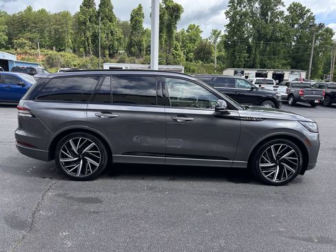 Used 2025 Lincoln Aviator Black Label w/ Jet Appearance Package AWD/4WD image 5