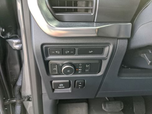 Used 2022 Ford F150 Lariat w/ Trailer Tow Package image 31