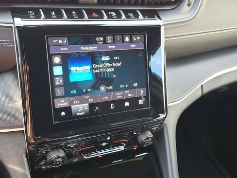 Used 2025 Jeep Grand Cherokee Laredo w/ Luxury Tech Group I AWD/4WD image 18