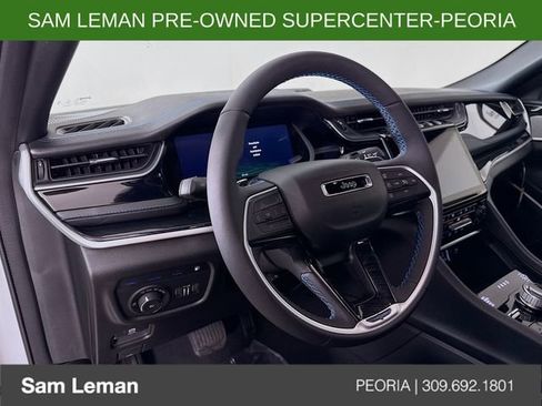 Used 2024 Jeep Grand Cherokee Trailhawk image 9