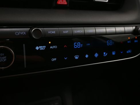 Used 2025 Hyundai Ioniq 5 Limited image 21