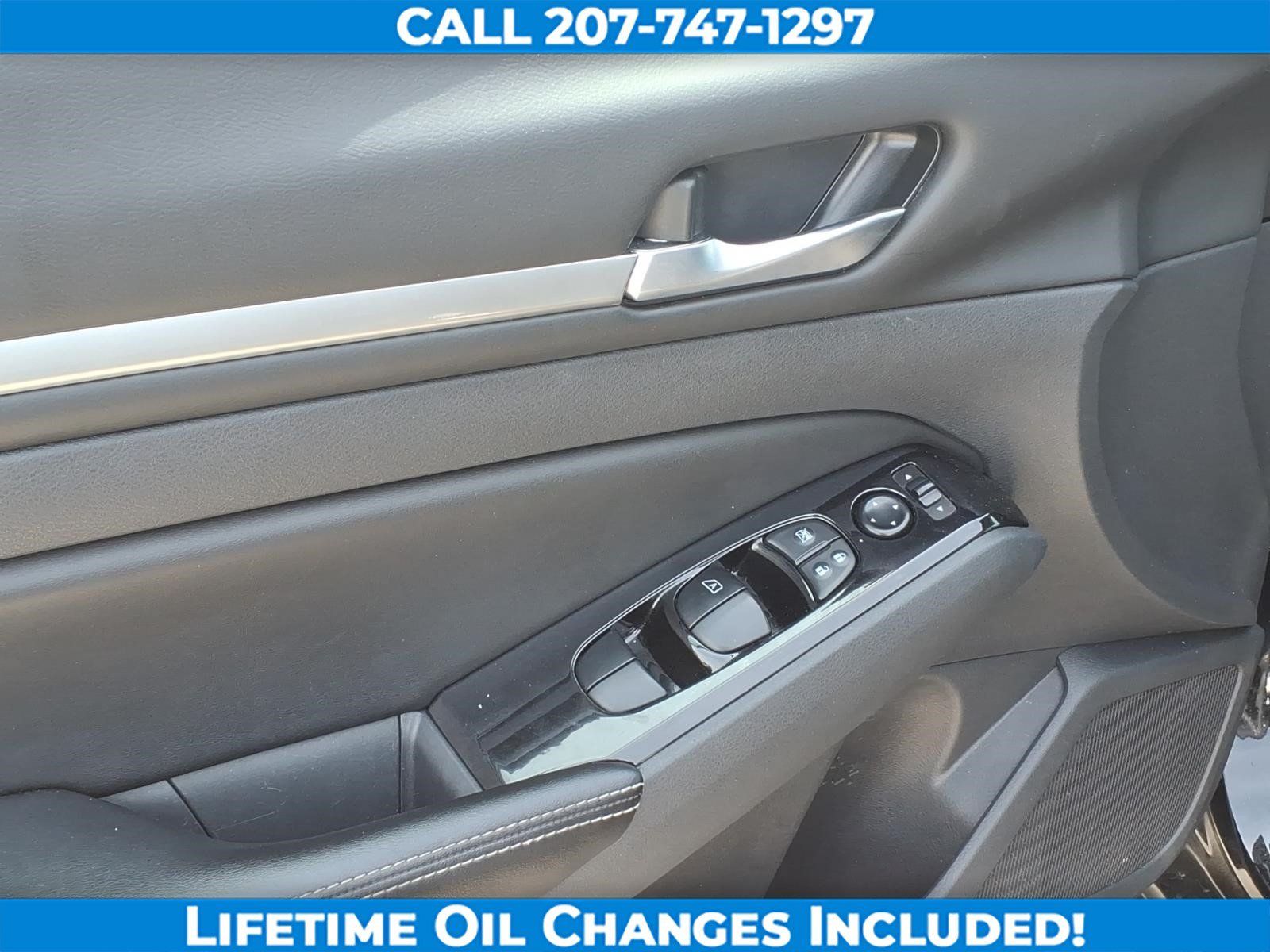 Used 2023 Nissan Altima 2.5 SV FWD image 11