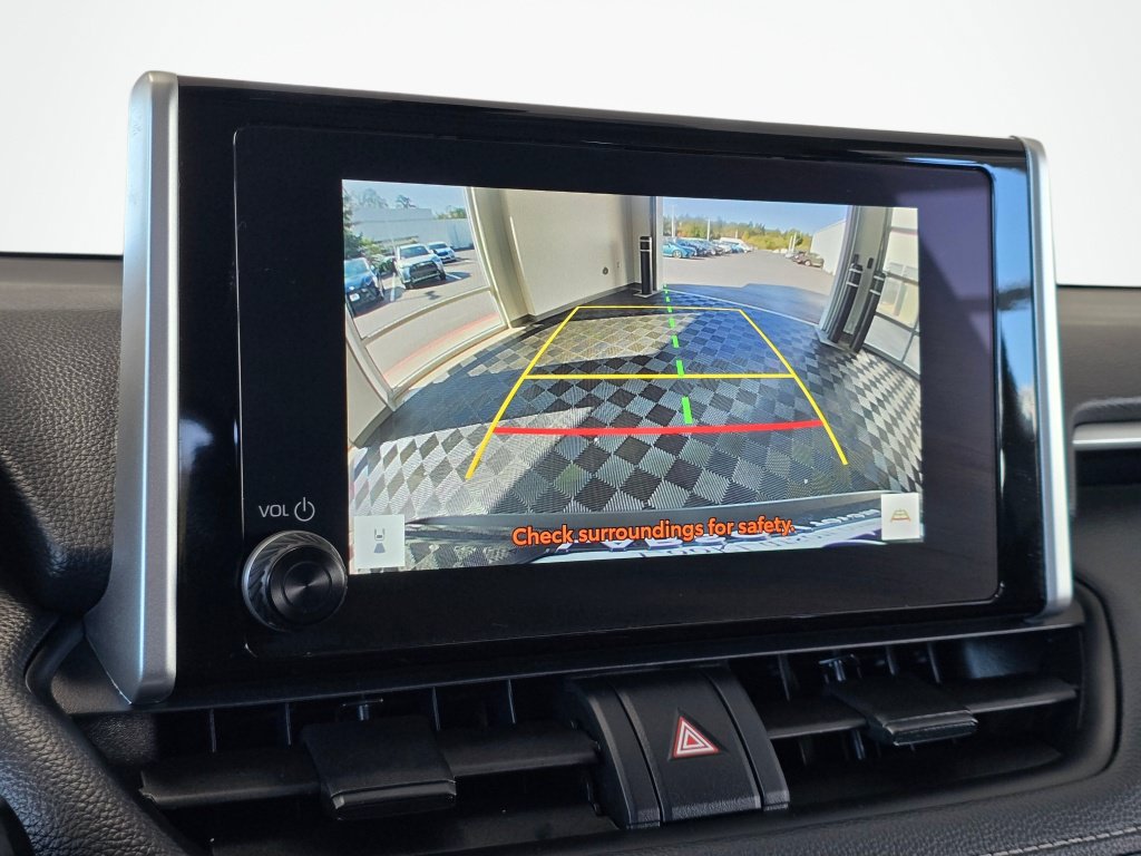 Used 2025 Toyota RAV4 XLE AWD/4WD image 27
