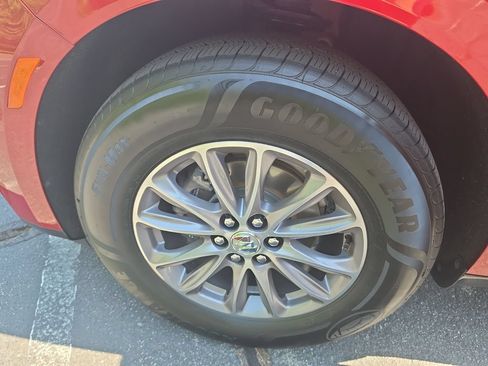 Certified 2023 Buick Enclave Essence FWD image 33