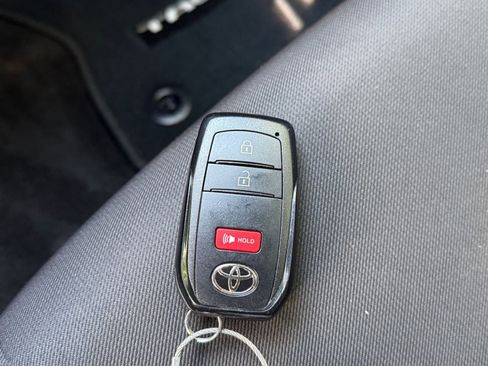 Used 2025 Toyota Tacoma TRD Off-Road image 18