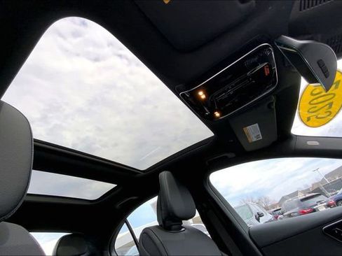 Used 2025 Mercedes-Benz C 300 4MATIC Sedan image 11