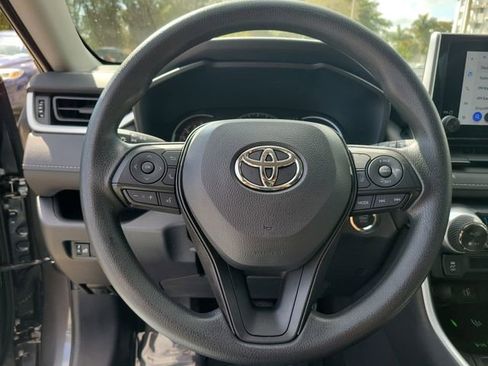 Used 2025 Toyota RAV4 XLE image 15
