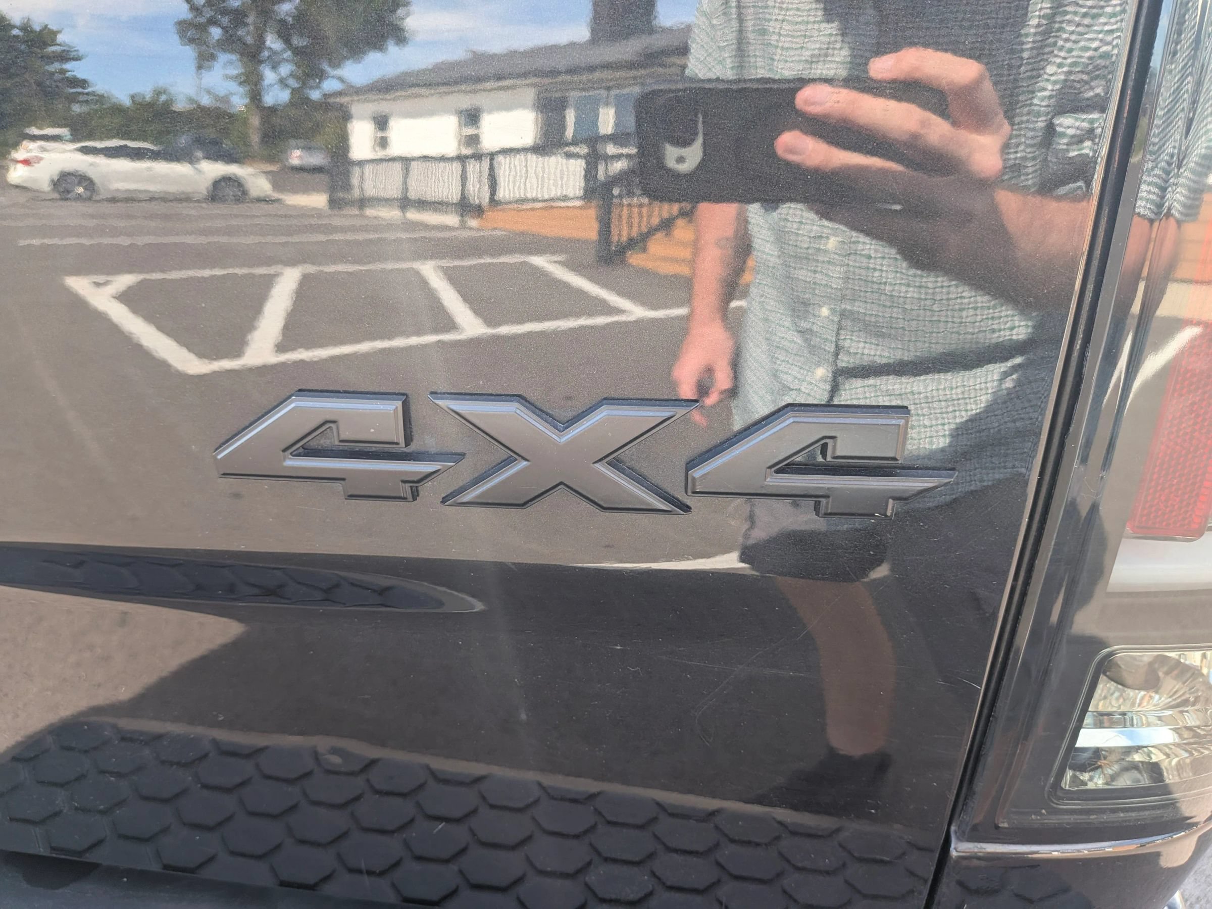 Used 2018 RAM 1500 Express w/ Black Ram 1500 Express Group AWD/4WD image 18