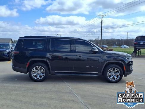 Used 2022 Jeep Wagoneer Series II AWD/4WD image 18