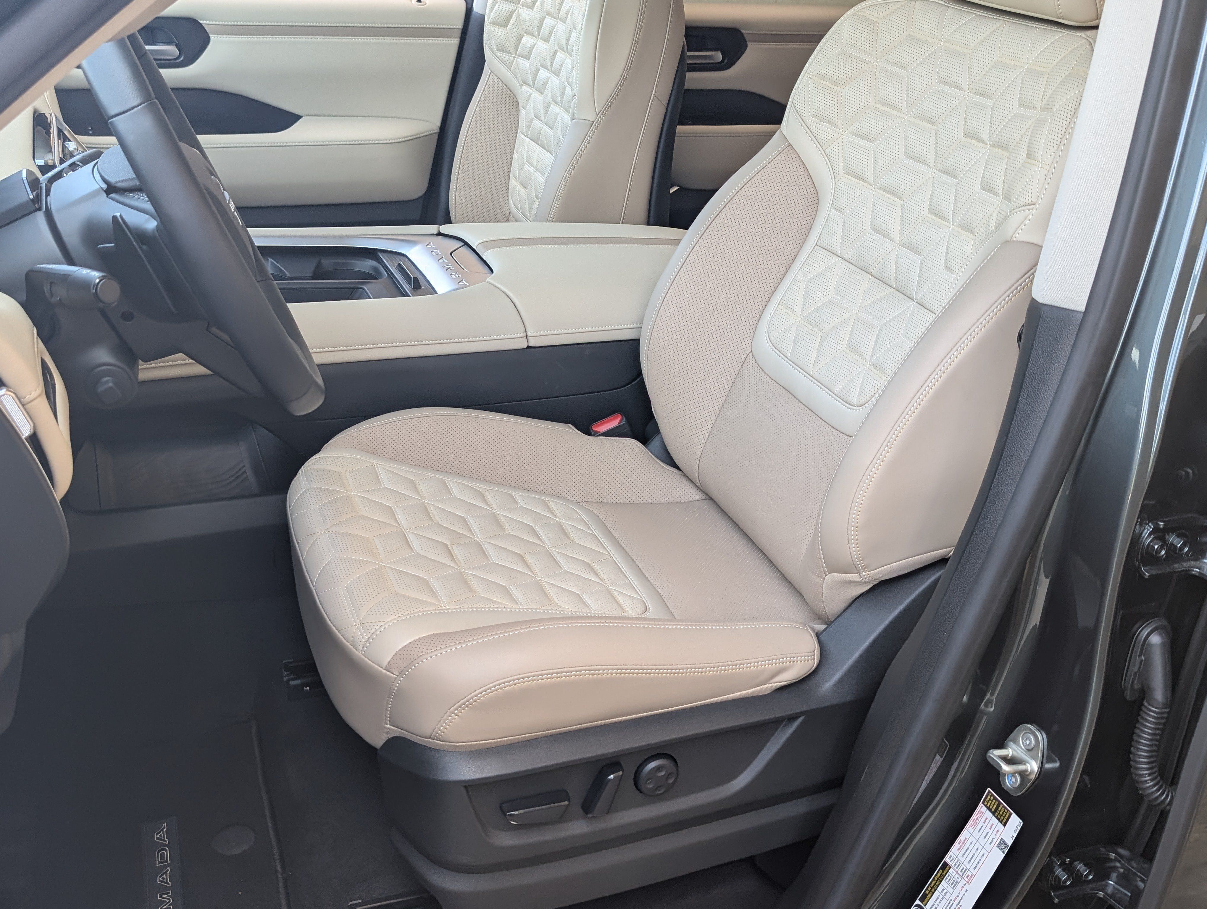 Used 2026 Nissan Armada Platinum RWD image 17