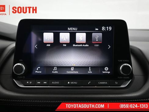 Used 2024 Nissan Rogue SV AWD/4WD image 14
