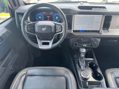 Used 2025 Ford Bronco Outer Banks AWD/4WD image 11