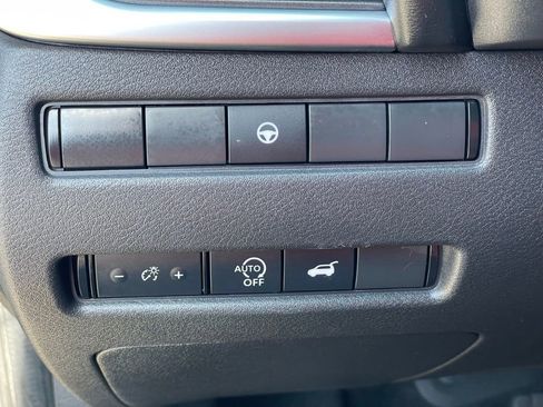 Certified 2023 Nissan Rogue SV w/ SV Premium B Package AWD/4WD image 17