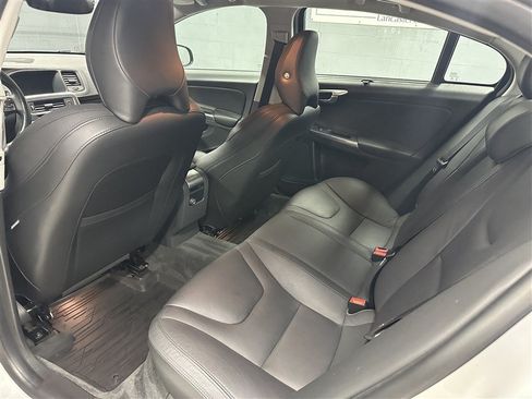 Used 2018 Volvo S60 T5 Inscription Platinum FWD image 3
