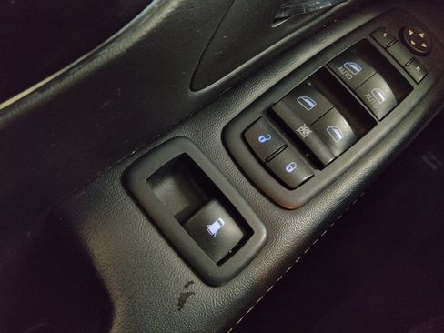 Used 2020 Dodge Grand Caravan SXT image 27