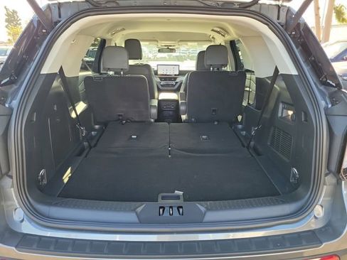 Used 2026 Ford Explorer Active w/ Active Comfort Package RWD image 21