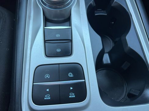 Used 2021 Ford Explorer XLT image 30