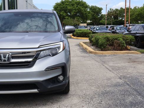 Used 2021 Honda Pilot EX image 16