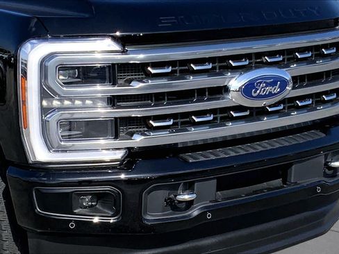 Used 2024 Ford F350 Platinum w/ FX4 Off-Road Package AWD/4WD image 27