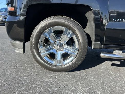 Used 2017 Chevrolet Silverado 1500 Custom w/ Custom Convenience Package image 9