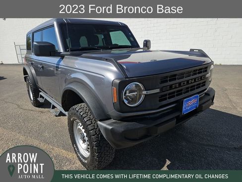 Used 2023 Ford Bronco 4-Door image 2