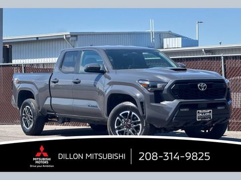 Used 2025 Toyota Tacoma TRD Sport AWD/4WD image 1