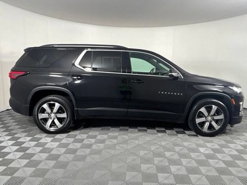 Used 2022 Chevrolet Traverse LT w/ LT Premium Package AWD/4WD image 38