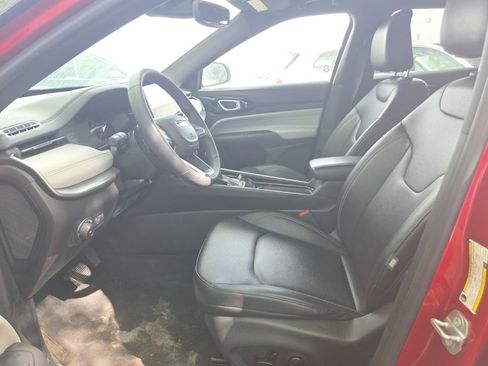 Used 2025 Jeep Compass Limited image 5