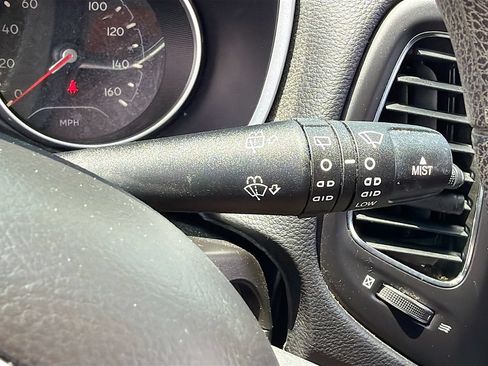 Used 2018 Jeep Compass Sport FWD image 18