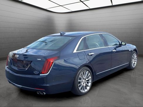 Used 2018 Cadillac CT6 Luxury image 5