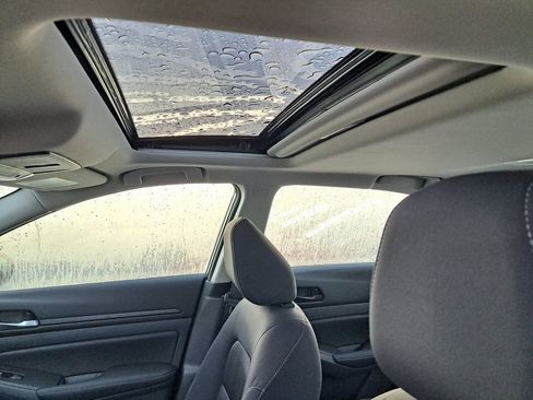 Used 2025 Nissan Altima 2.5 SV w/ SV Premium Package image 8