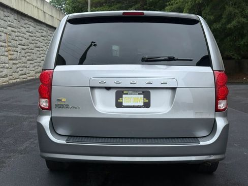 Used 2017 Dodge Grand Caravan SE FWD image 7