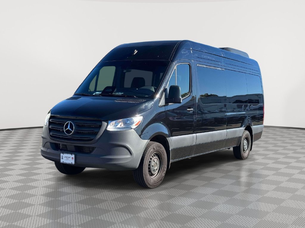 Used 2025 Mercedes-Benz Sprinter 2500 image 3