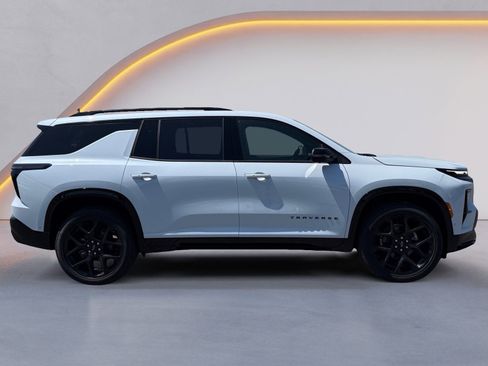 New 2026 Chevrolet Traverse RS FWD image 2