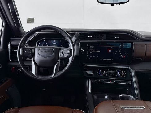 Used 2024 GMC Sierra 3500 Denali Ultimate image 14