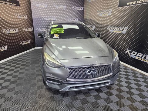 Used 2017 INFINITI QX30 Premium w/ Navigation Package AWD/4WD image 5