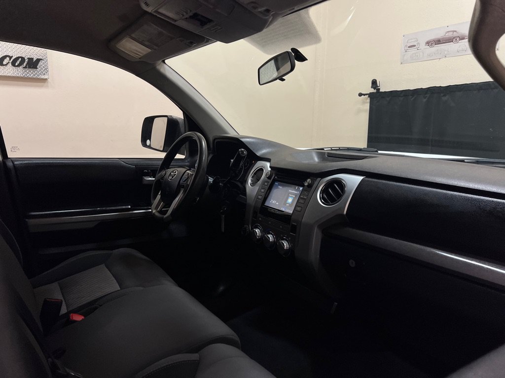 Used 2017 Toyota Tundra SR5 AWD/4WD image 14