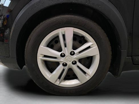 Used 2018 Nissan Kicks S FWD image 18